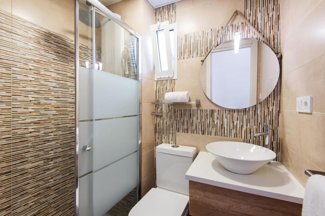 מאלגה The 7Th Corner, Hugh Apartment Ideal For Groups מראה חיצוני תמונה