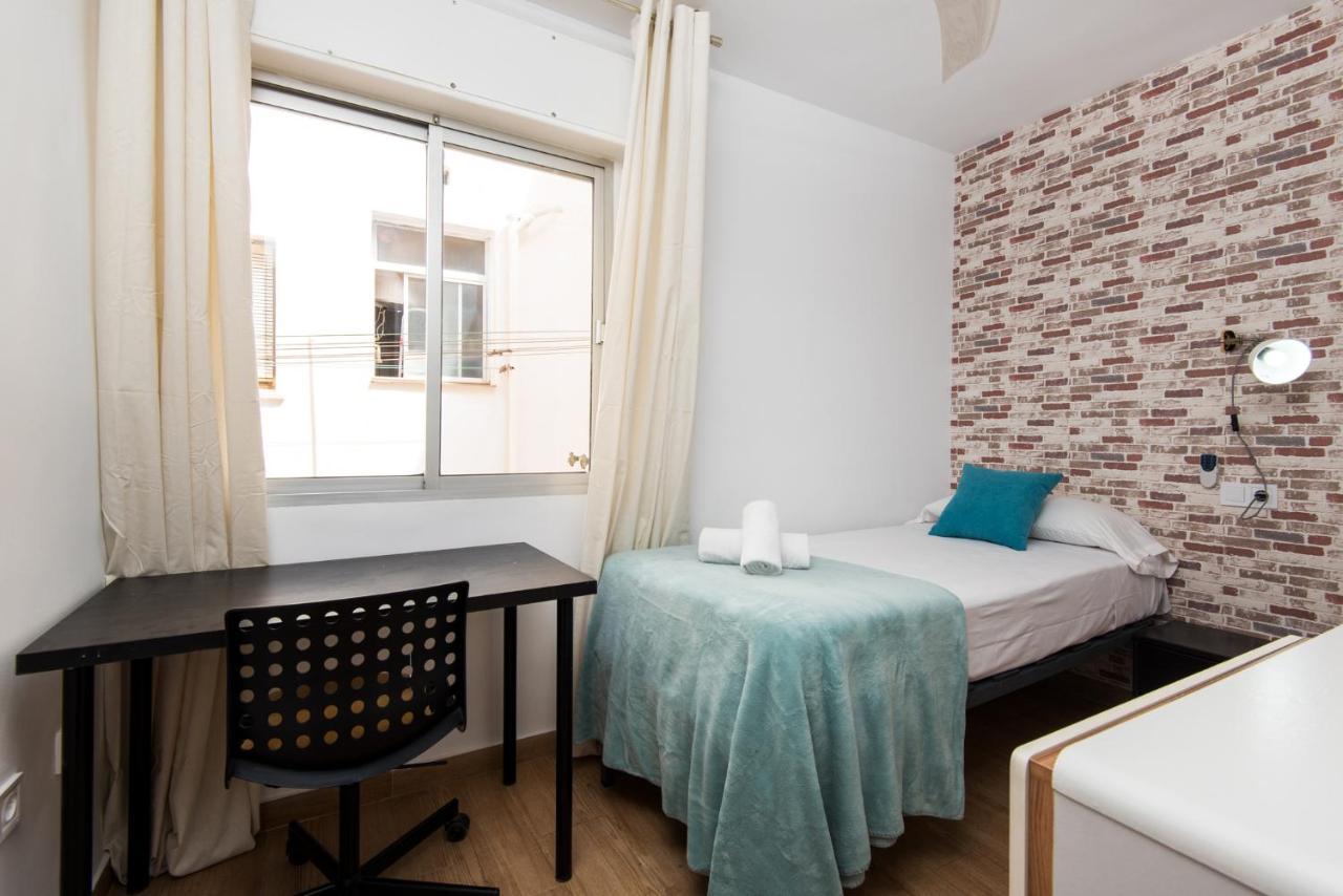 מאלגה The 7Th Corner, Hugh Apartment Ideal For Groups מראה חיצוני תמונה