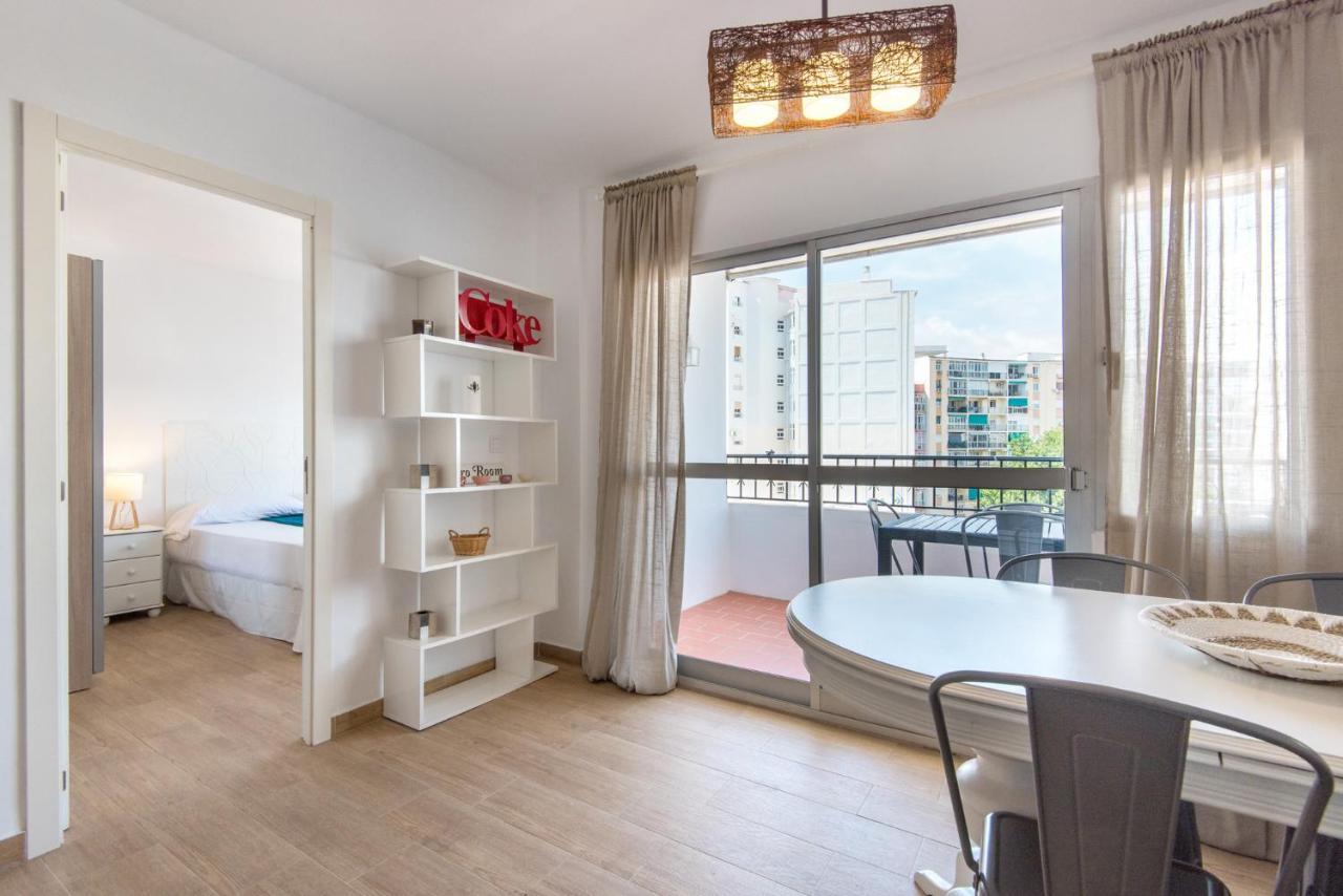 מאלגה The 7Th Corner, Hugh Apartment Ideal For Groups מראה חיצוני תמונה