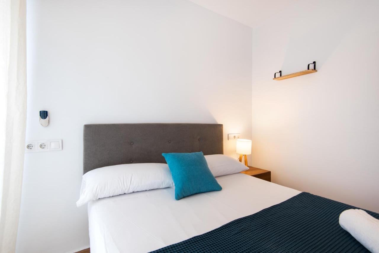 מאלגה The 7Th Corner, Hugh Apartment Ideal For Groups מראה חיצוני תמונה
