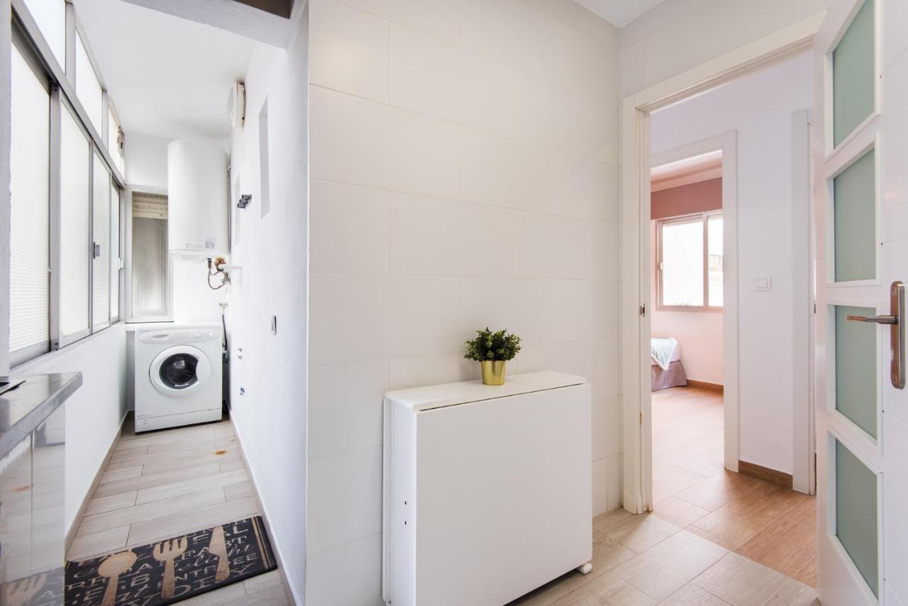 מאלגה The 7Th Corner, Hugh Apartment Ideal For Groups מראה חיצוני תמונה