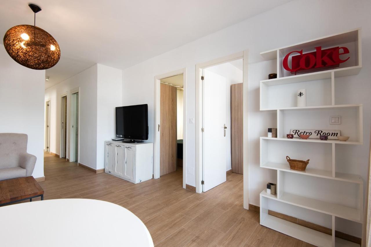 מאלגה The 7Th Corner, Hugh Apartment Ideal For Groups מראה חיצוני תמונה
