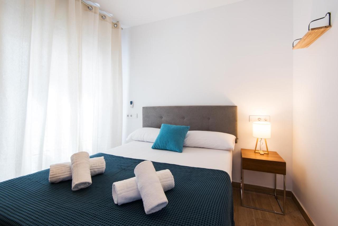 מאלגה The 7Th Corner, Hugh Apartment Ideal For Groups מראה חיצוני תמונה